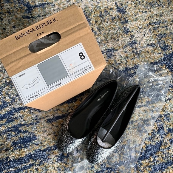 Banana Republic Shoes - Banana republic glitter ballet flat in silver